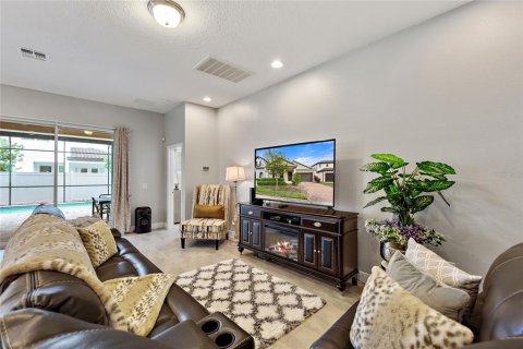 House in Windermere, Florida 5 bedrooms, 346.06 sq.m. № 2237763 - photo 16