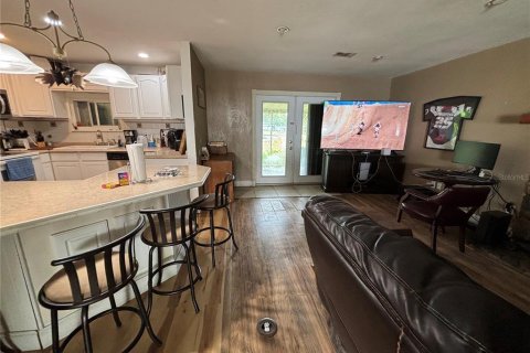 House in New Port Richey, Florida 3 bedrooms, 122.63 sq.m. № 1825006 - photo 10