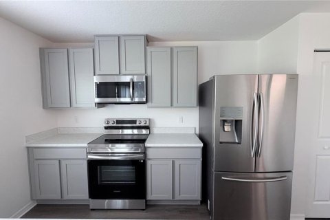 Villa ou maison à vendre à Kissimmee, Floride: 5 chambres, 211.91 m2 № 2412706 - photo 10