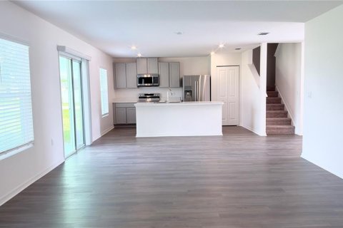 Villa ou maison à vendre à Kissimmee, Floride: 5 chambres, 211.91 m2 № 2412706 - photo 4