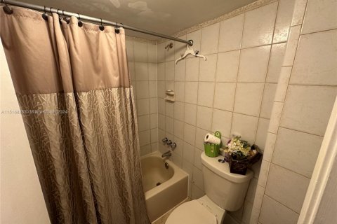 Condominio en venta en Miami Beach, Florida, 1 dormitorio, 93.83 m2 № 1937911 - foto 14
