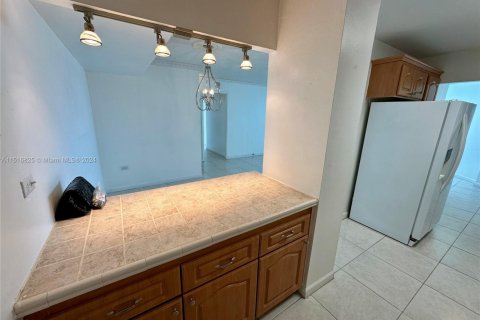 Condo in Miami Beach, Florida, 1 bedroom  № 1937911 - photo 7