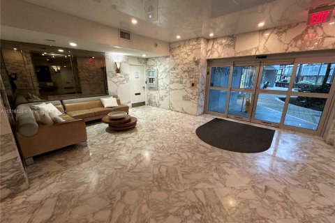 Condo in Miami Beach, Florida, 1 bedroom  № 1937911 - photo 28