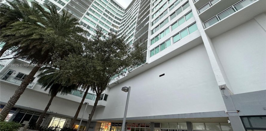 Condo in Miami Beach, Florida, 1 bedroom  № 1937911