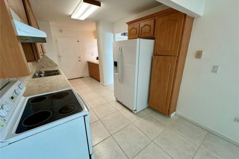 Copropriété à vendre à Miami Beach, Floride: 1 chambre, 93.83 m2 № 1937911 - photo 4