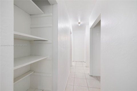 House in St. Lucie, Florida 3 bedrooms, 98.01 sq.m. № 1813981 - photo 8