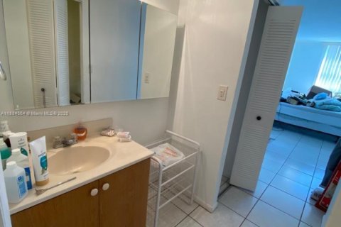 Condo in Miami Beach, Florida, 1 bedroom  № 1977330 - photo 7