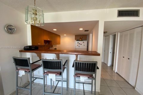 Condo in Miami Beach, Florida, 1 bedroom  № 1977330 - photo 9