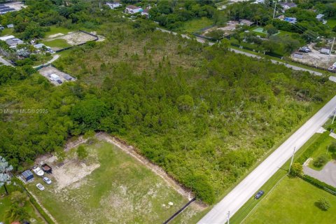 Propiedad comercial en venta en Miami, Florida № 1953953 - foto 13