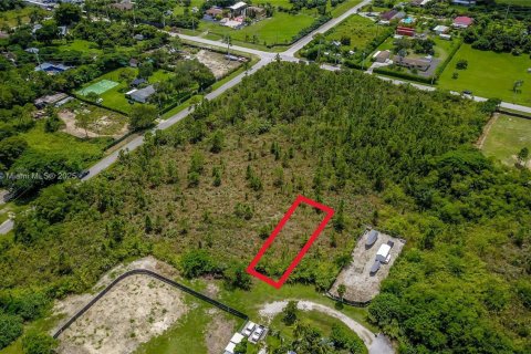 Propiedad comercial en venta en Miami, Florida № 1953953 - foto 9