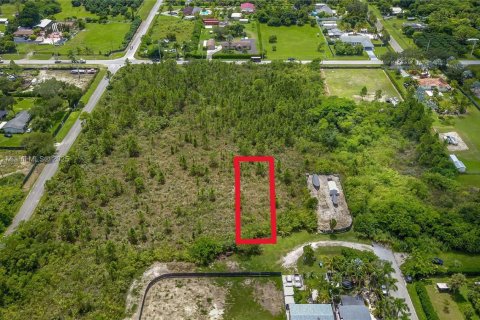 Propiedad comercial en venta en Miami, Florida № 1953953 - foto 7