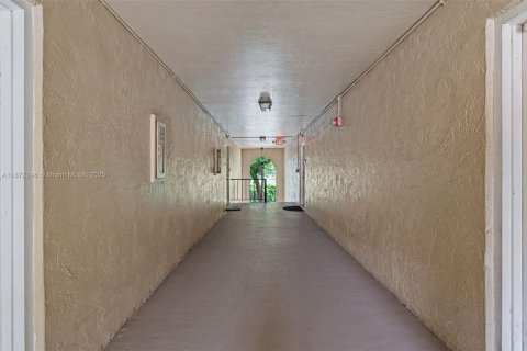 Copropriété à vendre à Miami, Floride: 2 chambres, 78.04 m2 № 1920577 - photo 8