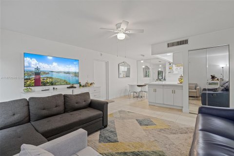 Copropriété à vendre à Miami, Floride: 2 chambres, 78.04 m2 № 1920577 - photo 14