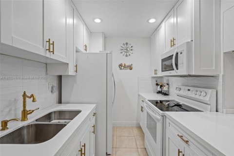 Copropriété à vendre à Miami, Floride: 2 chambres, 78.04 m2 № 1920577 - photo 10