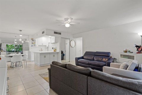Copropriété à vendre à Miami, Floride: 2 chambres, 78.04 m2 № 1920577 - photo 13