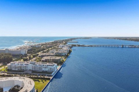Copropriété à louer à Palm Beach, Floride: 2 chambres, 129.04 m2 № 805573 - photo 1