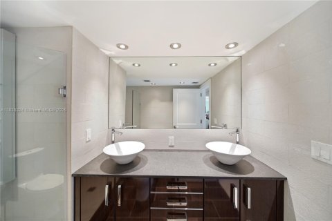 Condominio en alquiler en Miami Beach, Florida, 2 dormitorios, 137.5 m2 № 1888826 - foto 16