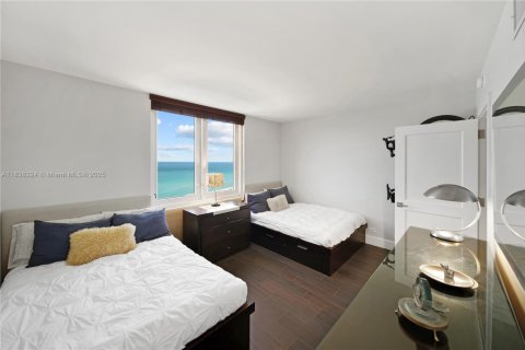 Condominio en alquiler en Miami Beach, Florida, 2 dormitorios, 137.5 m2 № 1888826 - foto 15