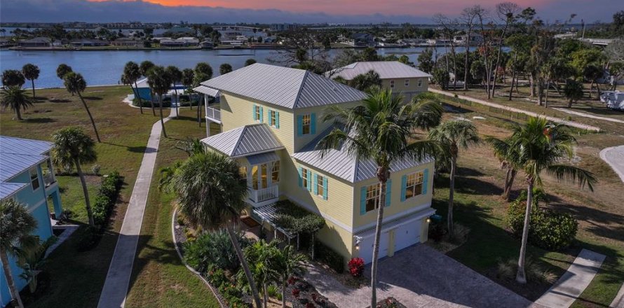 Casa en Englewood, Florida 3 dormitorios, 293.2 m2 № 2211706