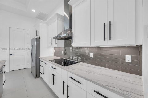 Villa ou maison à vendre à Port St. Lucie, Floride: 4 chambres, 192.4 m2 № 1962743 - photo 13