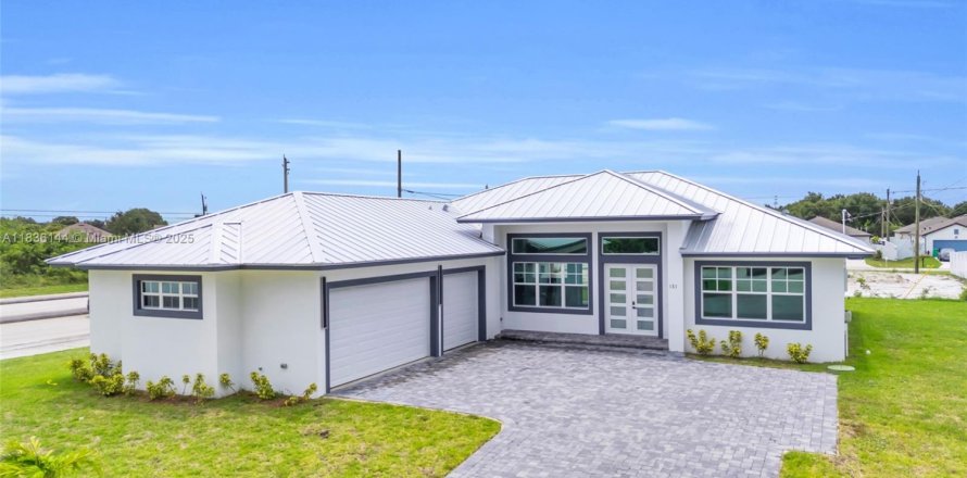 Villa ou maison à Port St. Lucie, Floride 4 chambres, 192.4 m2 № 1962743