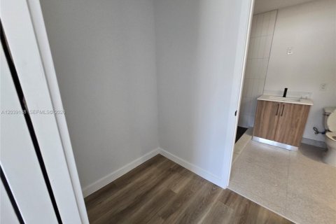 Apartment in Hollywood, Florida 2 bedrooms № 2087088 - photo 8
