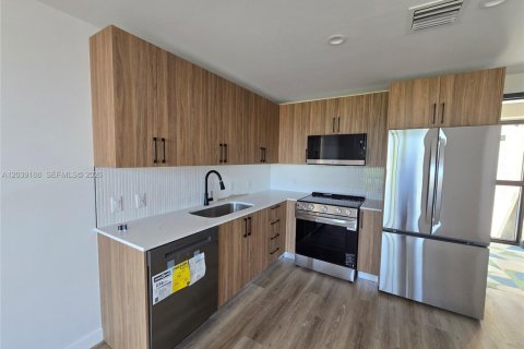 Apartment in Hollywood, Florida 2 bedrooms № 2087088 - photo 5