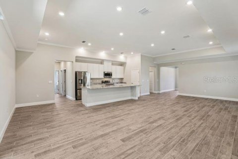 House in Plant City, Florida 4 bedrooms, 229.56 sq.m. № 2224977 - photo 9