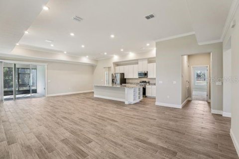 House in Plant City, Florida 4 bedrooms, 229.56 sq.m. № 2224977 - photo 8