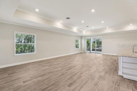 House in Plant City, Florida 4 bedrooms, 229.56 sq.m. № 2224977 - photo 12