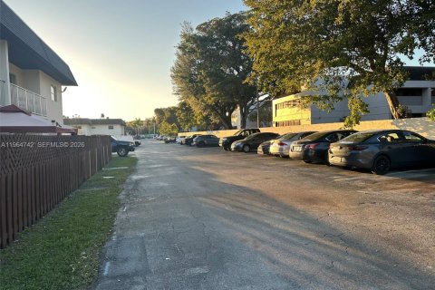 Снять в аренду кондоминиум в Майами, Флорида 1 спальня, 65.87м2, № 2026320 - фото 7