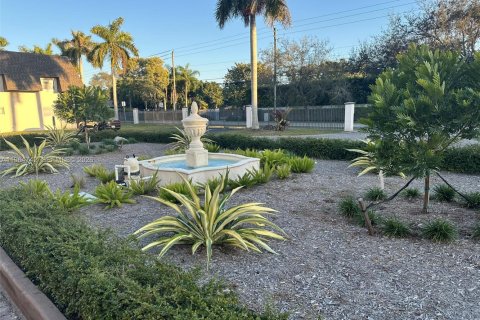 Снять в аренду кондоминиум в Майами, Флорида 1 спальня, 65.87м2, № 2026320 - фото 5