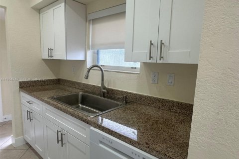 Снять в аренду кондоминиум в Майами, Флорида 1 спальня, 65.87м2, № 2026320 - фото 19