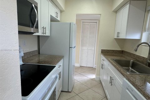 Снять в аренду кондоминиум в Майами, Флорида 1 спальня, 65.87м2, № 2026320 - фото 17