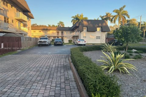 Снять в аренду кондоминиум в Майами, Флорида 1 спальня, 65.87м2, № 2026320 - фото 4