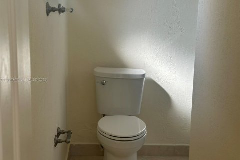 Снять в аренду кондоминиум в Майами, Флорида 1 спальня, 65.87м2, № 2026320 - фото 25