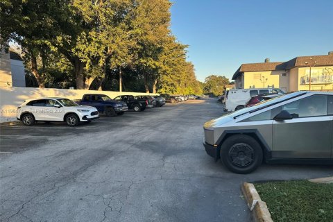 Снять в аренду кондоминиум в Майами, Флорида 1 спальня, 65.87м2, № 2026320 - фото 8