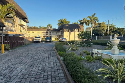 Снять в аренду кондоминиум в Майами, Флорида 1 спальня, 65.87м2, № 2026320 - фото 2