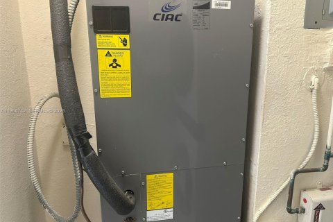 Снять в аренду кондоминиум в Майами, Флорида 1 спальня, 65.87м2, № 2026320 - фото 28