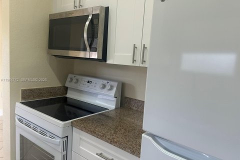 Снять в аренду кондоминиум в Майами, Флорида 1 спальня, 65.87м2, № 2026320 - фото 18