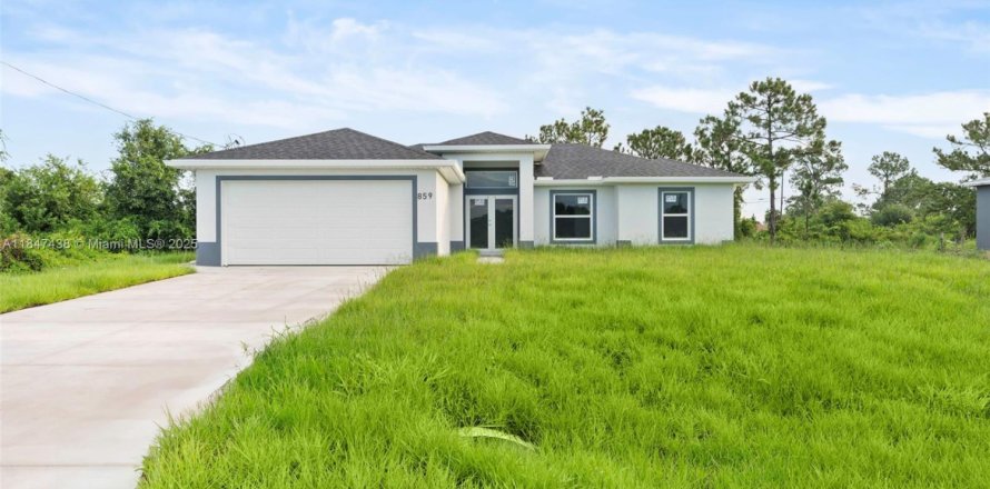 House in Lehigh Acres, Florida 3 bedrooms № 1847755