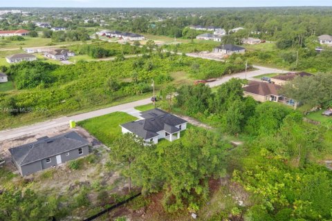 House in Lehigh Acres, Florida 3 bedrooms № 1847755 - photo 27