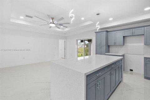 House in Lehigh Acres, Florida 3 bedrooms № 1847755 - photo 7