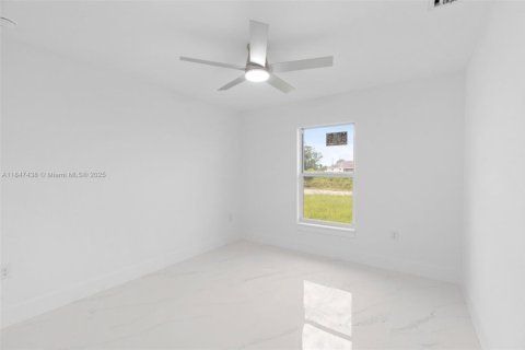 House in Lehigh Acres, Florida 3 bedrooms № 1847755 - photo 20