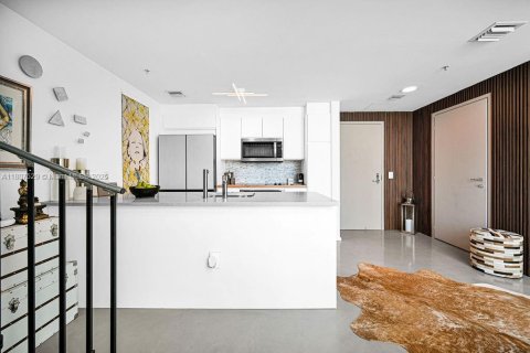 Condominio en alquiler en Miami, Florida, 1 dormitorio, 96.06 m2 № 1938218 - foto 13