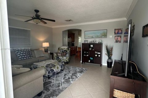 Villa ou maison à vendre à Tamarac, Floride: 2 chambres, 98.66 m2 № 2032366 - photo 3