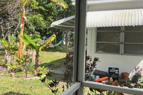 Villa ou maison à vendre à Tamarac, Floride: 2 chambres, 98.66 m2 № 2032366 - photo 15