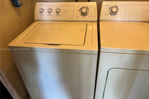 Villa ou maison à vendre à Tamarac, Floride: 2 chambres, 98.66 m2 № 2032366 - photo 19