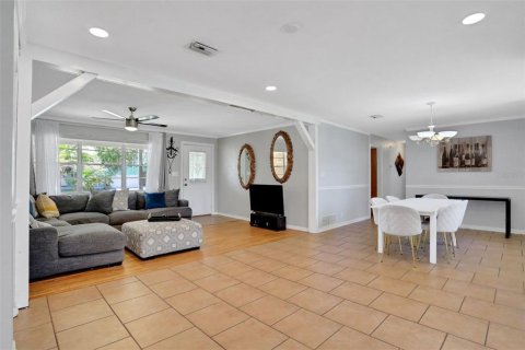 House in Daytona Beach, Florida 3 bedrooms, 148.46 sq.m. № 1621902 - photo 6