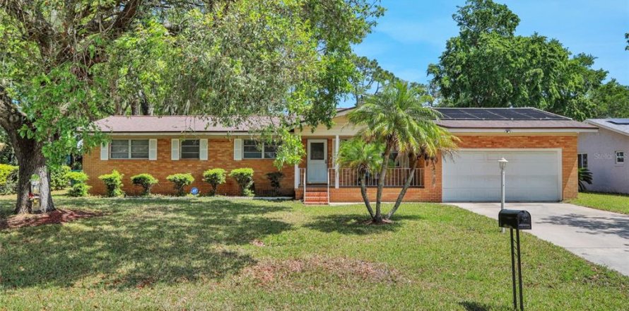 House in Daytona Beach, Florida 3 bedrooms, 148.46 sq.m. № 1621902